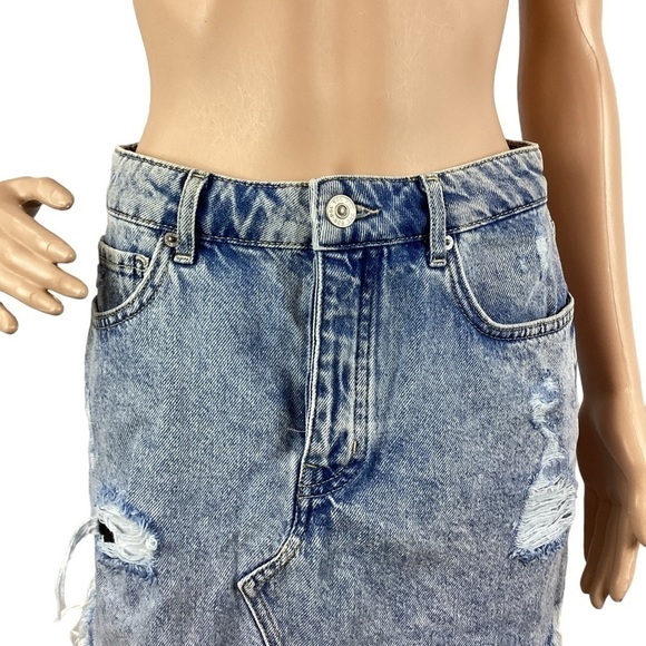 Urban Outfitter BDG Mini Jean Skirt Size M Blue Light Wash Distressed - Picture 2 of 7